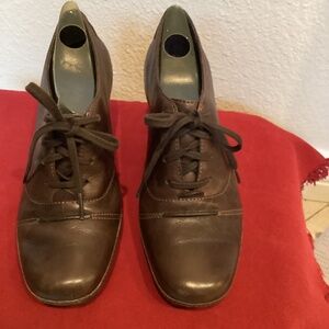 Women’s Clark’s Shoes Size 6M